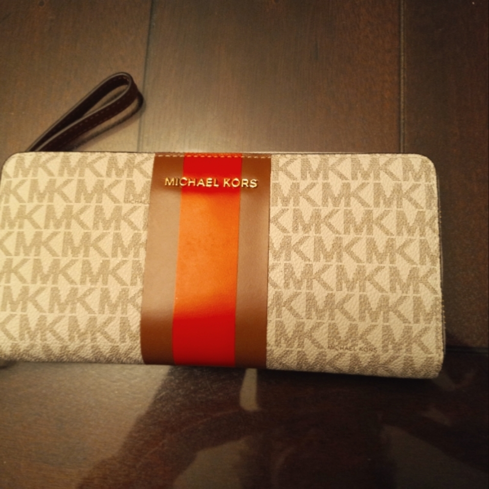 Michael Kors walket